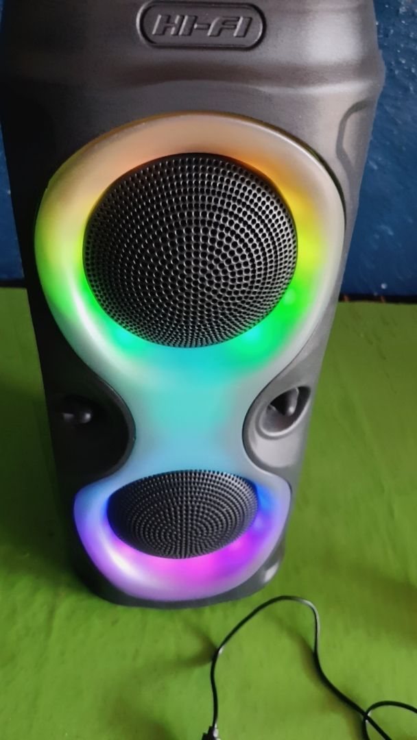Caixa de som Bluetooth Portátil Com Led RGB Portátil FM USB TWS 30W Para Praia, Festa ou Viagem 4